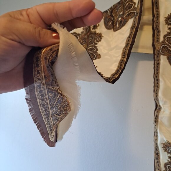 Preswick and Moore  Rectangular Scarf Paisley Print  100 % Linen Linings 100 % - Picture 7 of 10